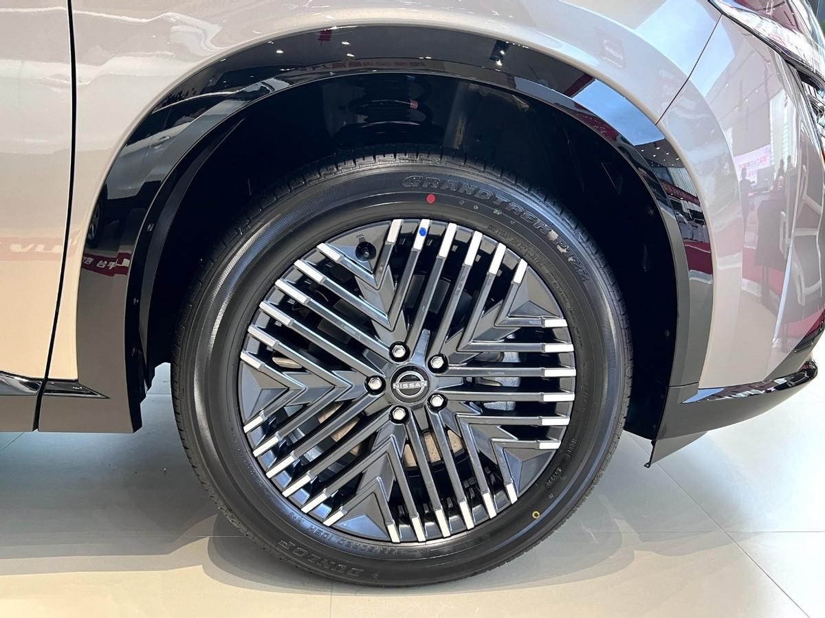 家族旗艦SUV 探店實(shí)拍日產(chǎn)探陸 售價(jià)23.98萬(wàn)起生不逢時(shí)?