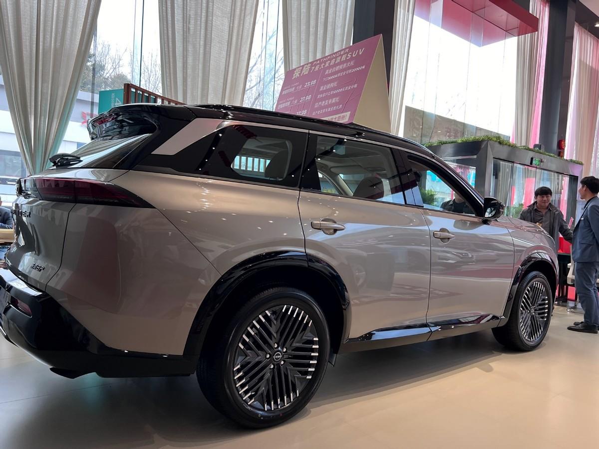 家族旗艦SUV 探店實(shí)拍日產(chǎn)探陸 售價(jià)23.98萬(wàn)起生不逢時(shí)?