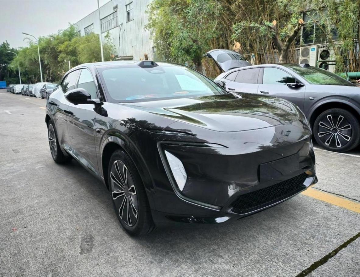 車尾設(shè)計(jì)非常個(gè)性,阿維塔07實(shí)車圖曝光