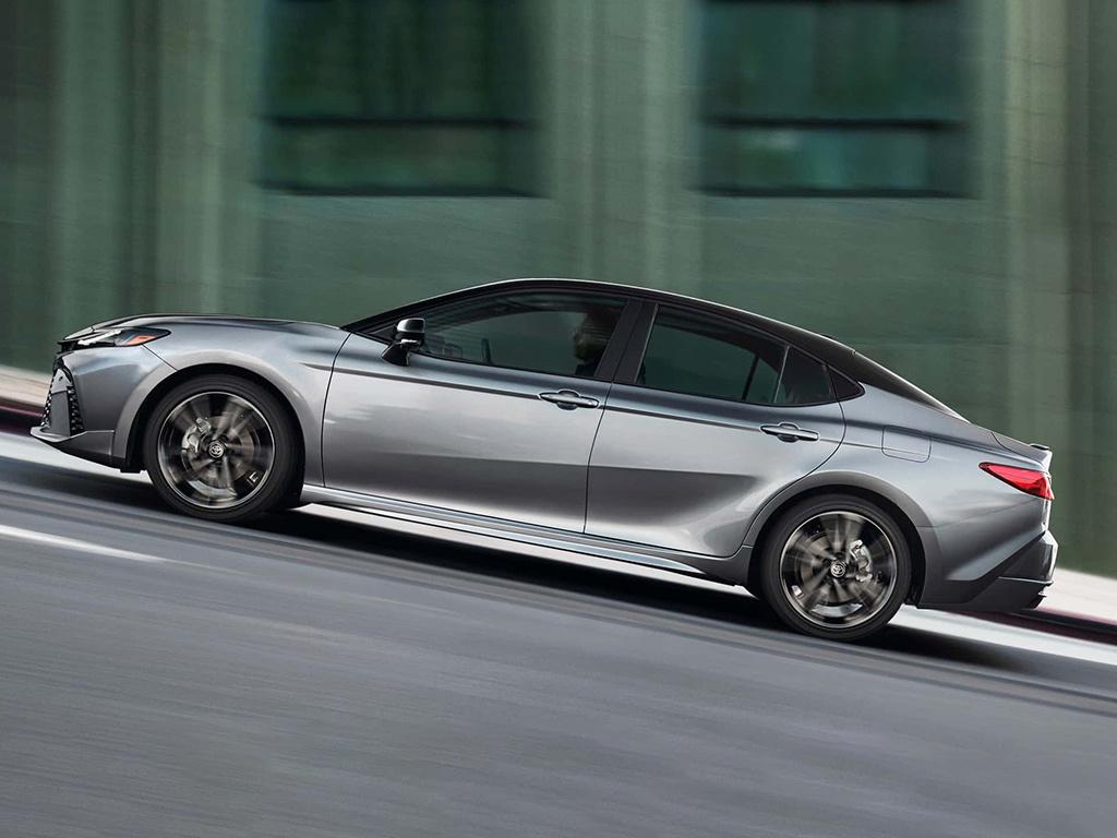 上市就降價!豐田“門面”轎車14萬多起,4.9米車長最低油耗4.2L