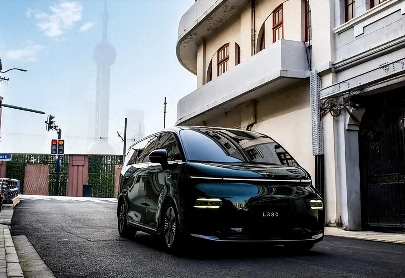 續航超800km,或下月上市!吉利全新純電8座MPV曝光,價格你能接受?