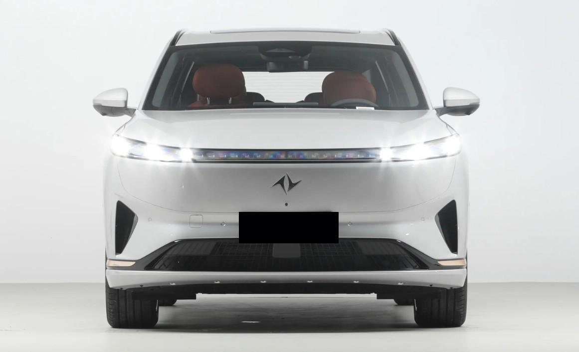 理想L8又新增2位對(duì)手!落地20萬(wàn)都能搞定,主打高性?xún)r(jià)比?
