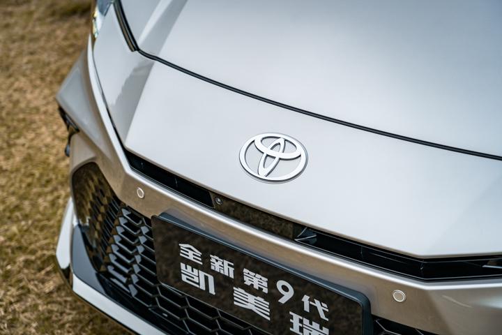 全新凱美瑞2.5L雙擎版上市,性能更強(qiáng),不到20萬(wàn)可入手?