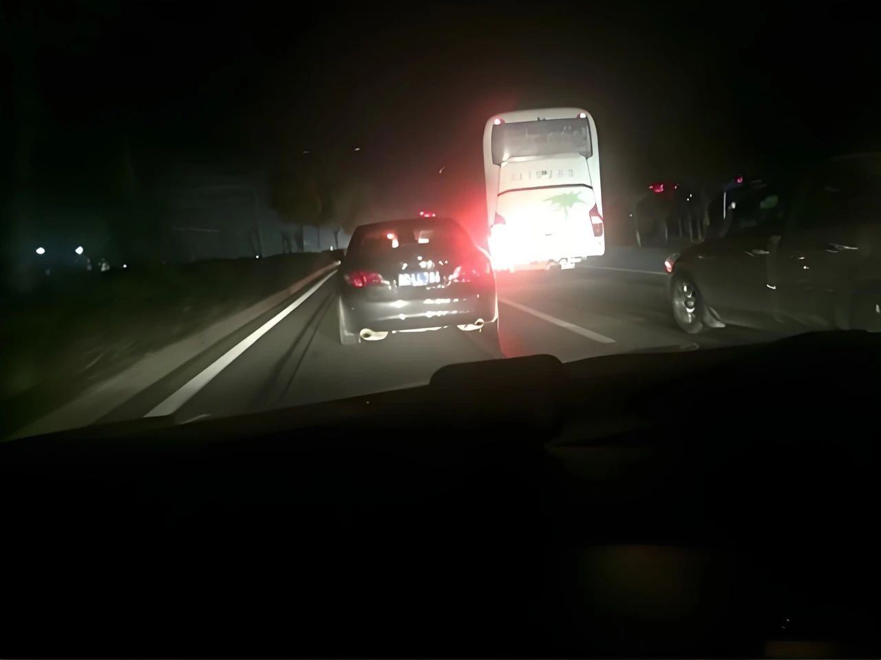 個(gè)別車主常犯的車燈使用誤區(qū),你踩了幾個(gè)?
