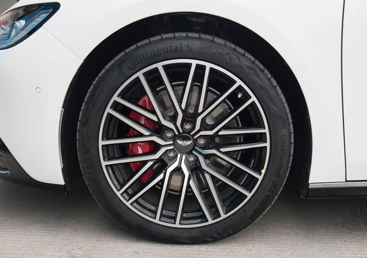 卡車廠的電動(dòng)車能買?5.27米大車26萬(wàn)多,720公里續(xù)航3.2秒破百