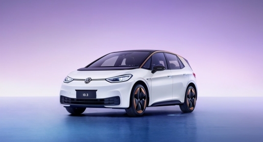 十幾萬的電動車卷成這樣了?領(lǐng)克Z20、大眾ID.3、小鵬MONA M03選誰