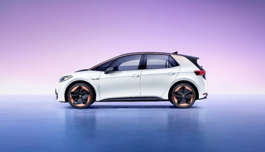 十幾萬的電動車卷成這樣了?領(lǐng)克Z20、大眾ID.3、小鵬MONA M03選誰