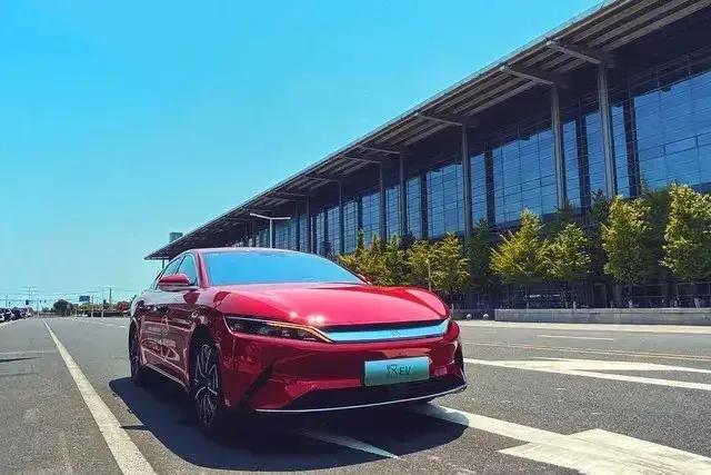 比亞迪發(fā)布會驚艷全場!超20款新車型一氣呵成